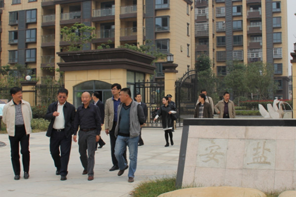 王书记一行参观安盐曲阳国际幼区